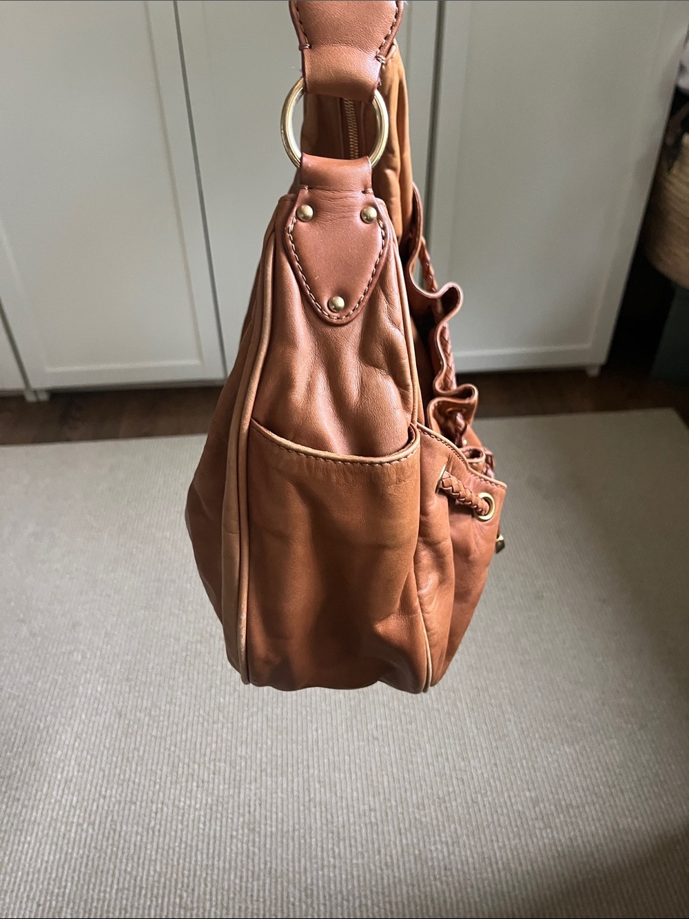Ladies Camel shoulder bag - Picture 3 of 5
